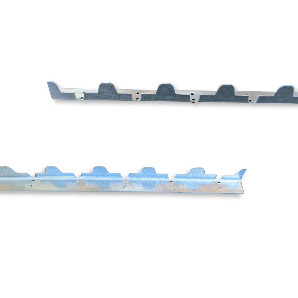 Dettaglio doppio distanziatore da 10 favi zincato per arnia